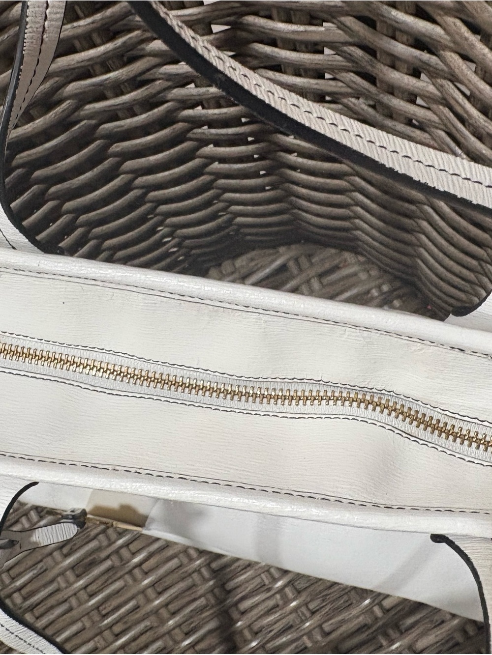 Ralph Lauren Tote with Gold Hardware - Picture 4 of 6